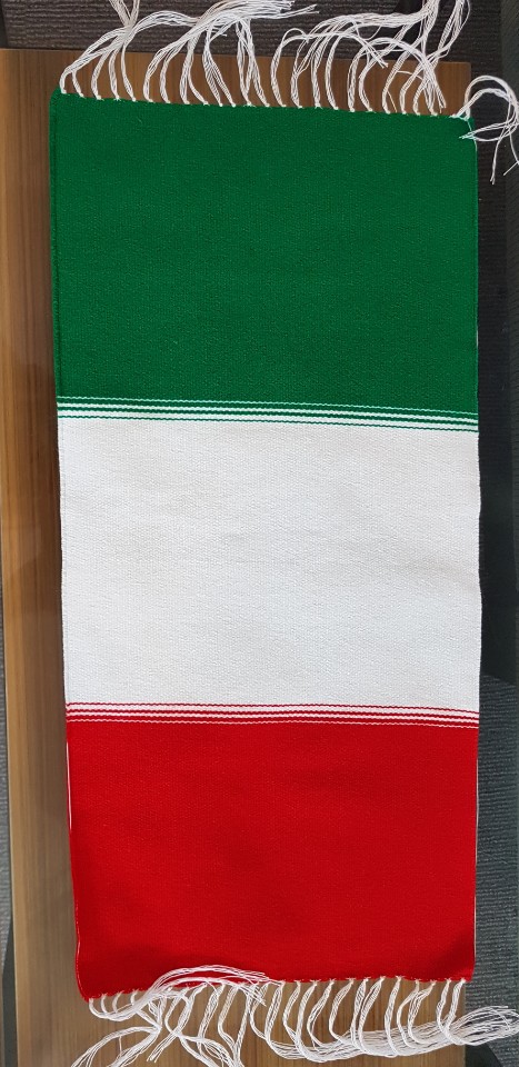 판매_멕시코_국기 색상 테이블 보